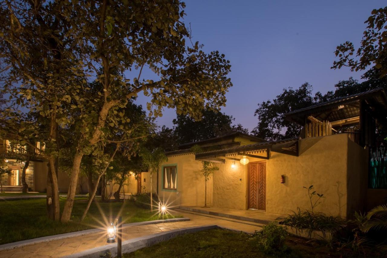 Hotel Sterling Padam Pench Khawāsa Exterior foto