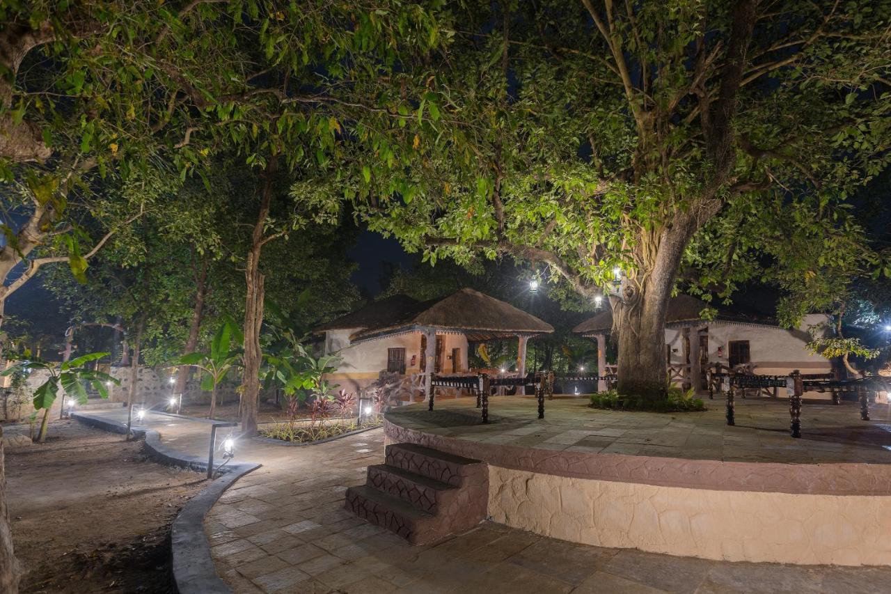 Hotel Sterling Padam Pench Khawāsa Exterior foto