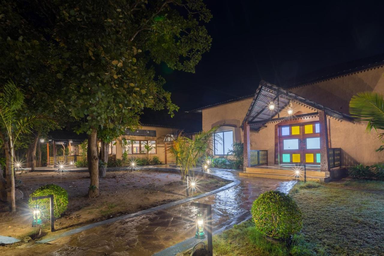 Hotel Sterling Padam Pench Khawāsa Exterior foto