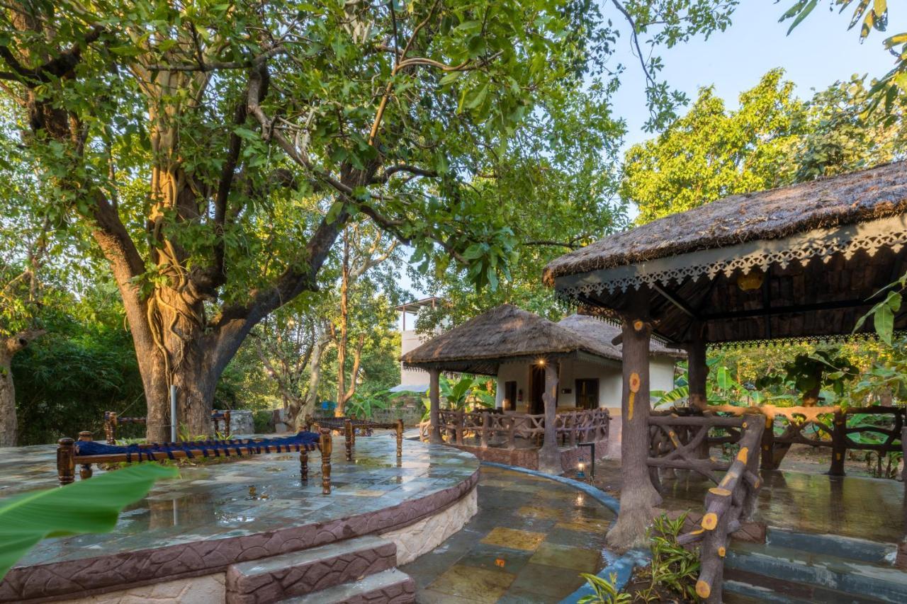 Hotel Sterling Padam Pench Khawāsa Exterior foto