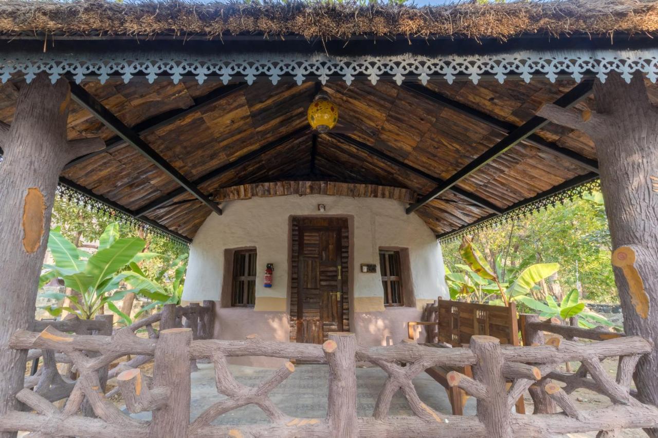 Hotel Sterling Padam Pench Khawāsa Exterior foto