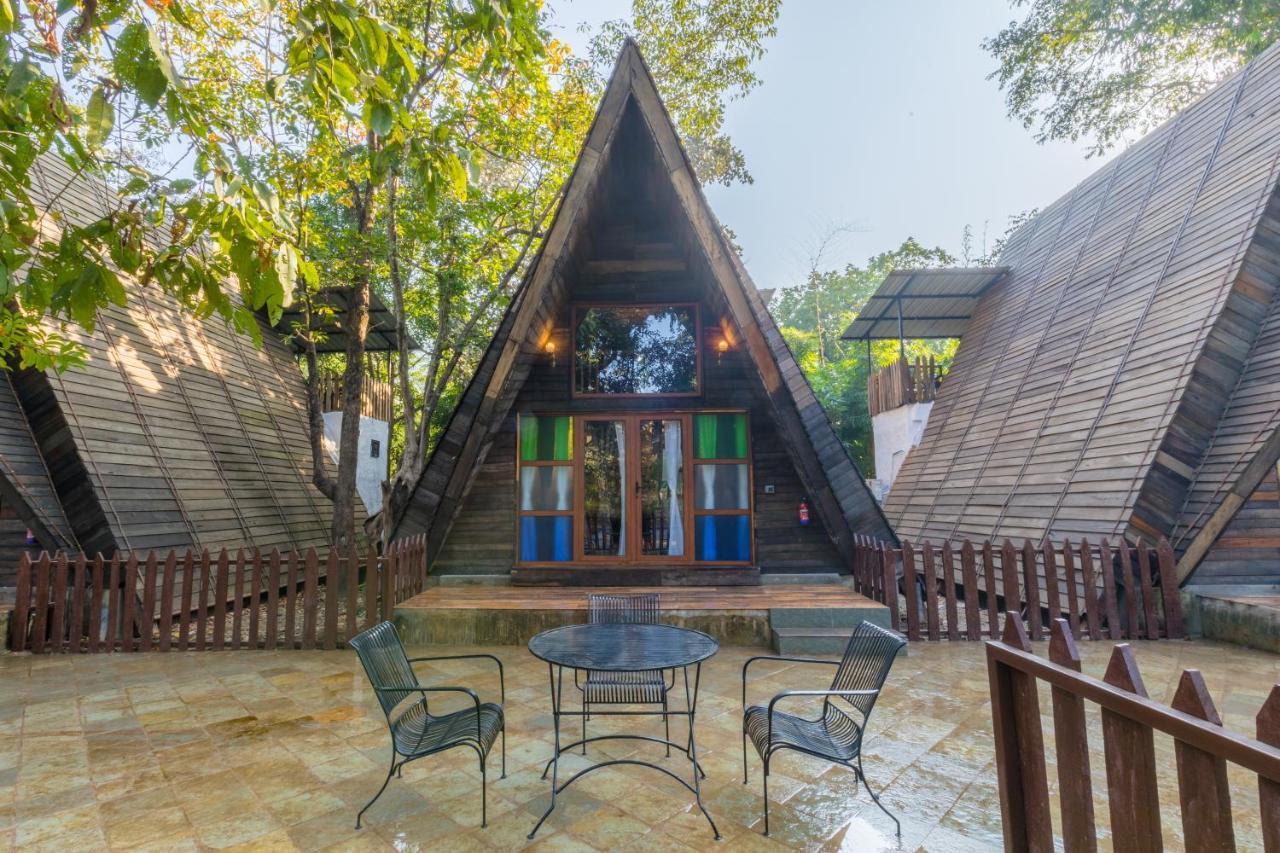 Hotel Sterling Padam Pench Khawāsa Exterior foto
